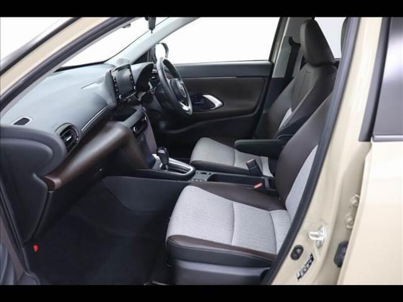 YARIS CROSS