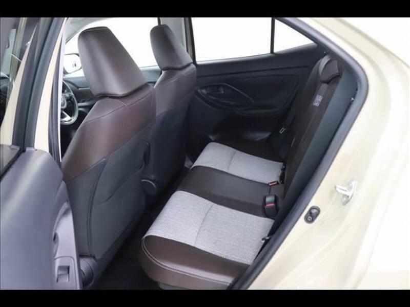 YARIS CROSS