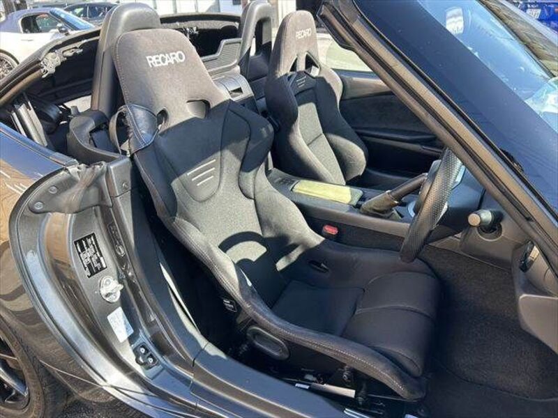 ROADSTER