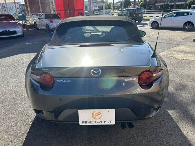 ROADSTER