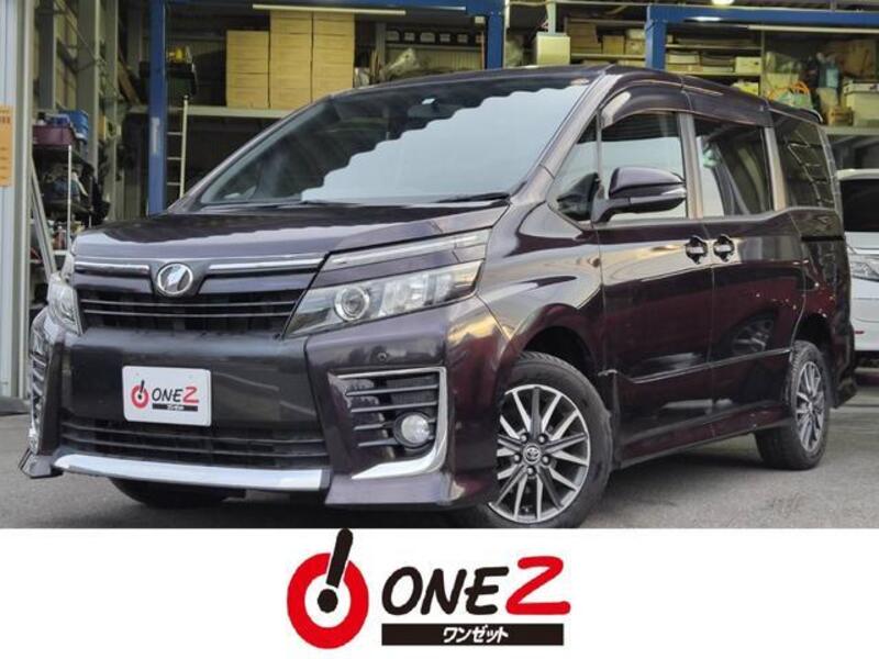 TOYOTA VOXY