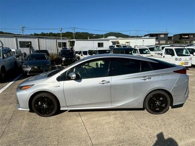 PRIUS PHV
