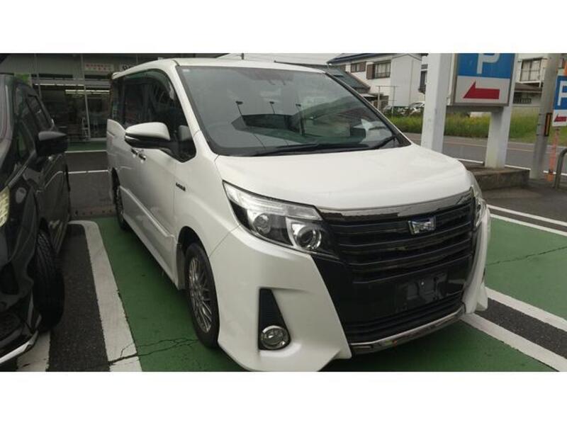 TOYOTA NOAH