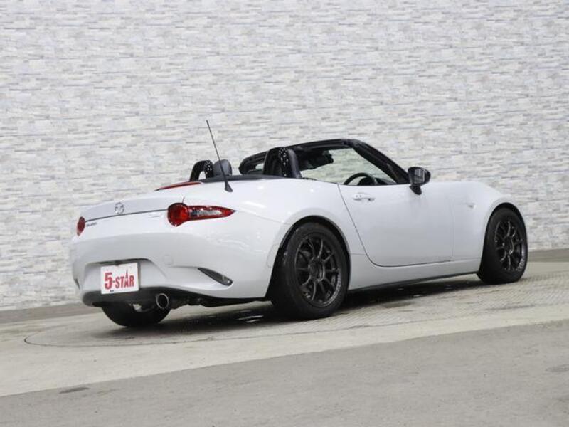 ROADSTER