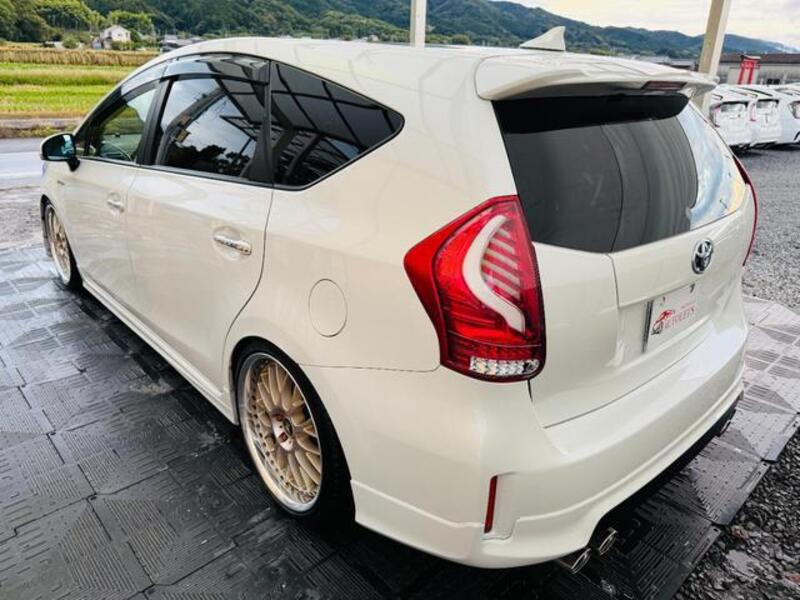 PRIUS ALPHA