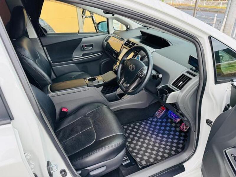 PRIUS ALPHA