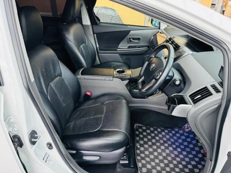 PRIUS ALPHA