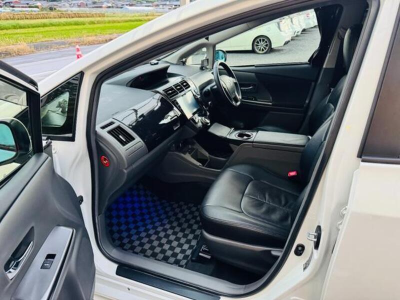 PRIUS ALPHA