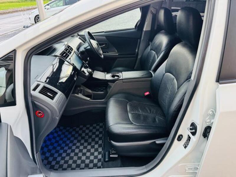 PRIUS ALPHA