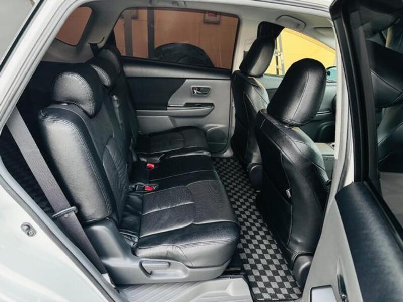 PRIUS ALPHA