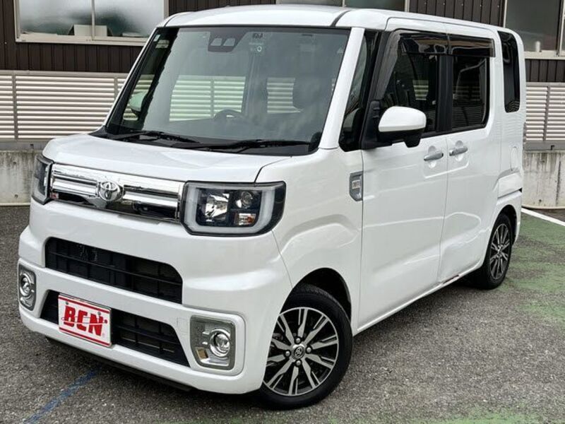 TOYOTA PIXIS MEGA