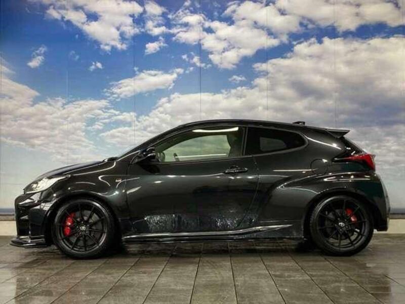 GR YARIS