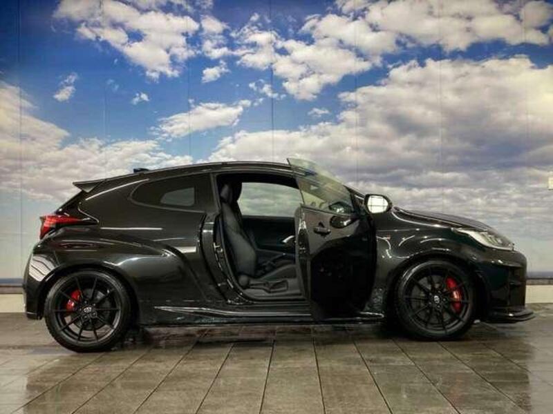 GR YARIS