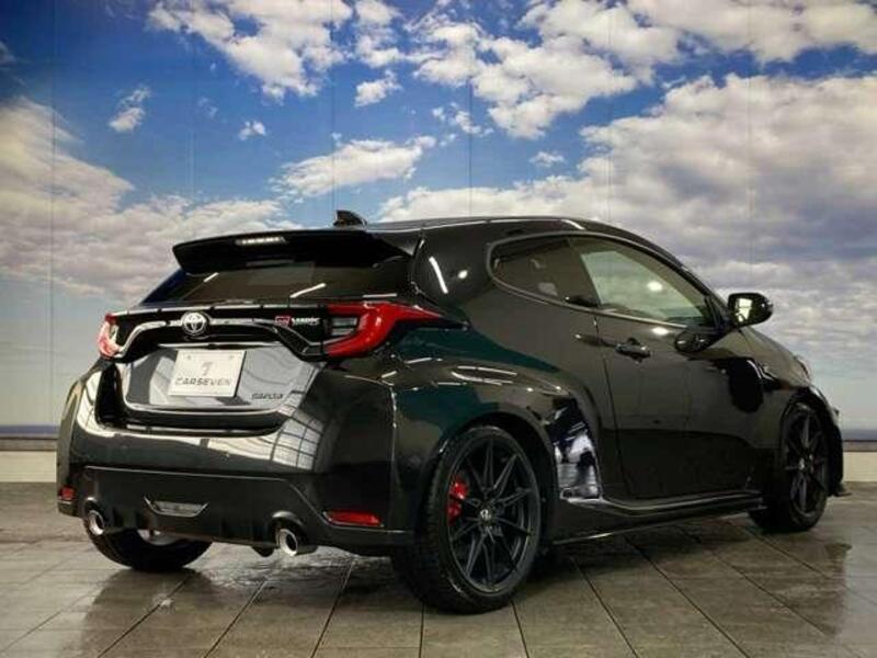 GR YARIS