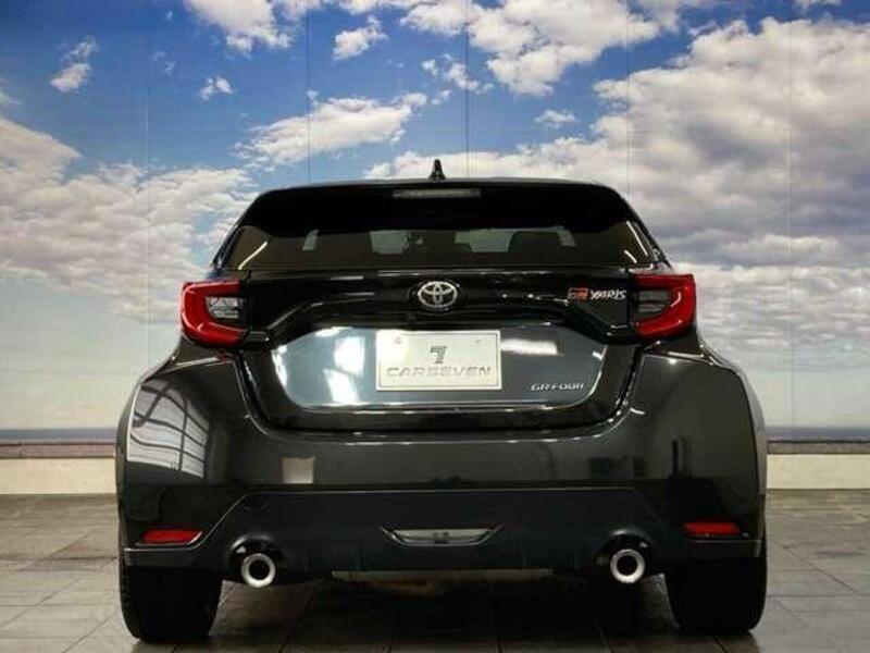 GR YARIS