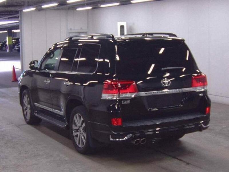 LAND CRUISER