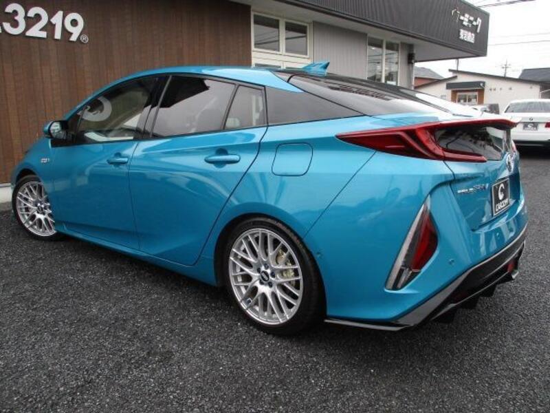 PRIUS PHV