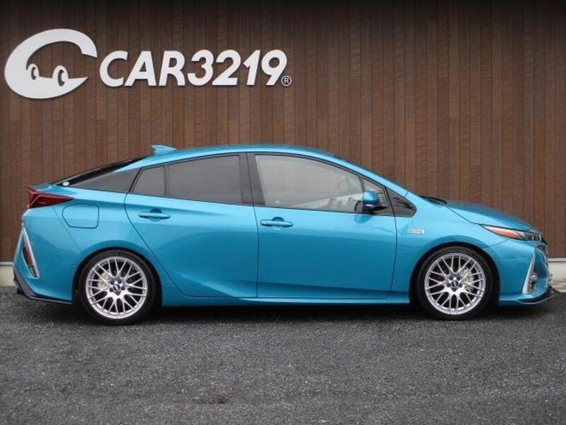 PRIUS PHV