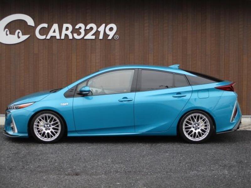 PRIUS PHV