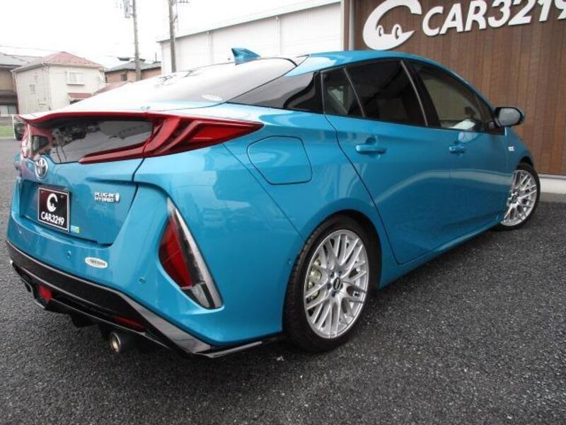 PRIUS PHV