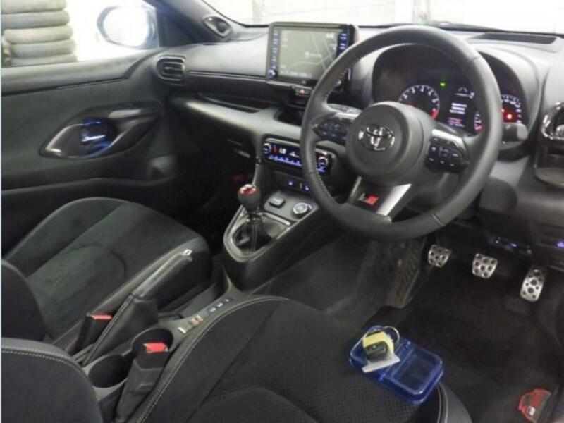 GR YARIS