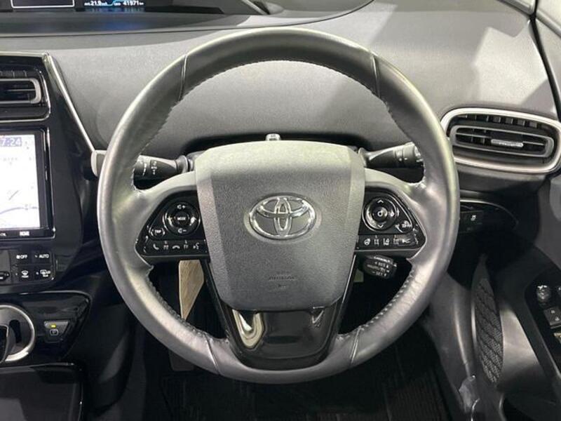 PRIUS PHV