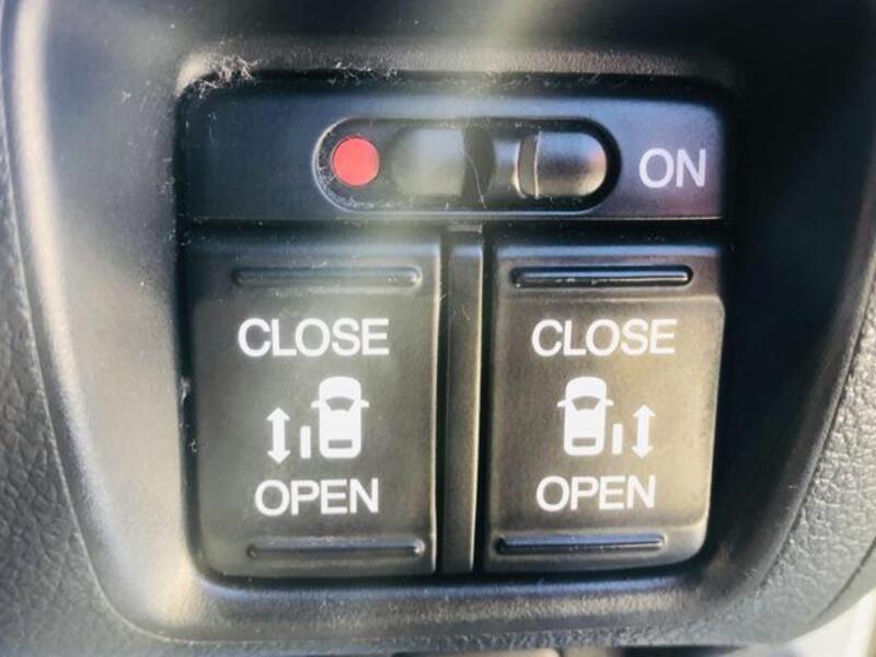 N BOX