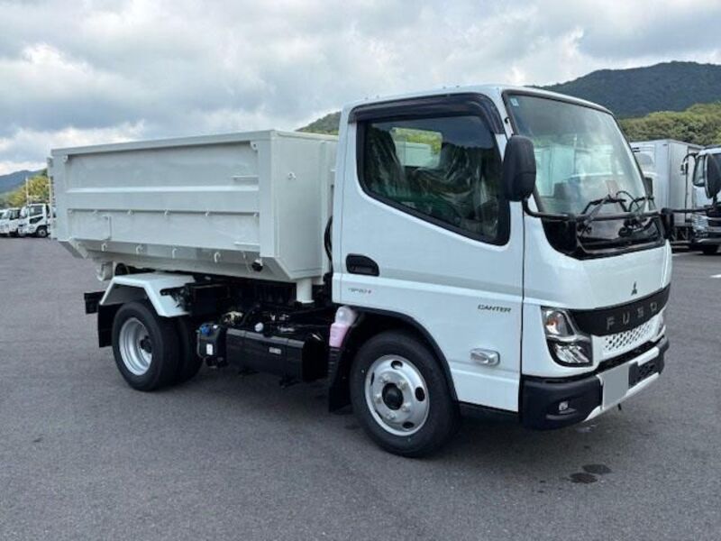 MITSUBISHI CANTER