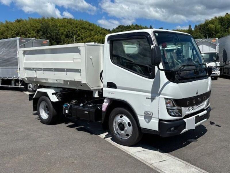 MITSUBISHI CANTER