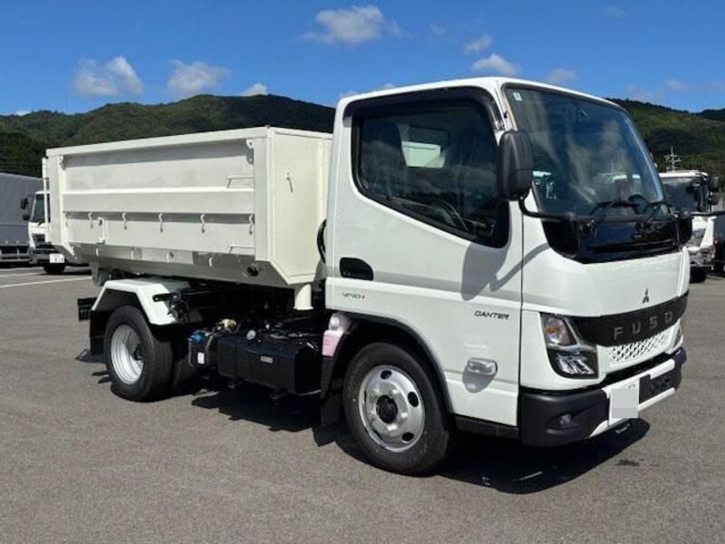 MITSUBISHI CANTER