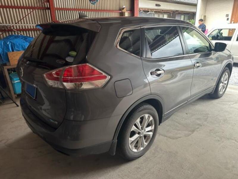 X-TRAIL