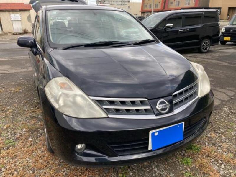 NISSAN TIIDA