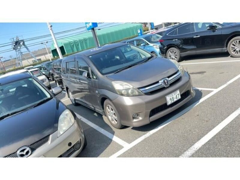 TOYOTA ISIS