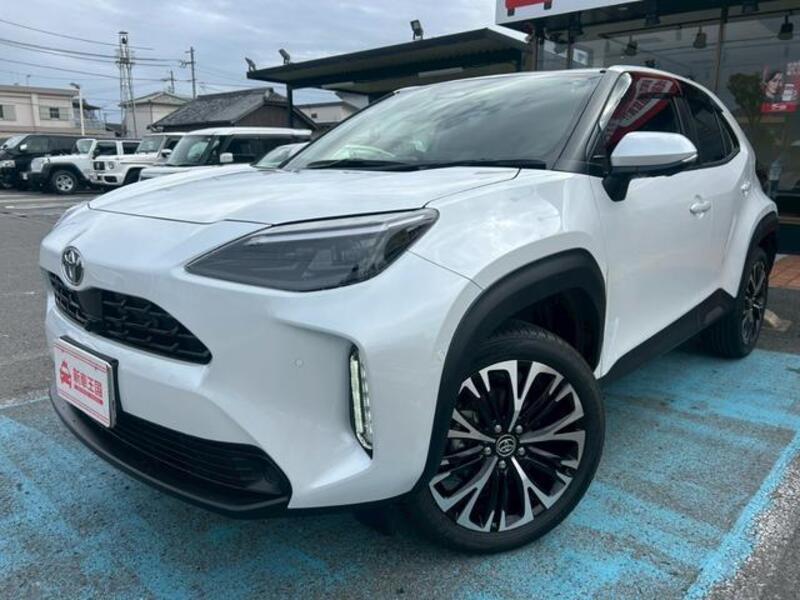 YARIS CROSS