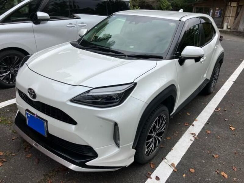 YARIS CROSS