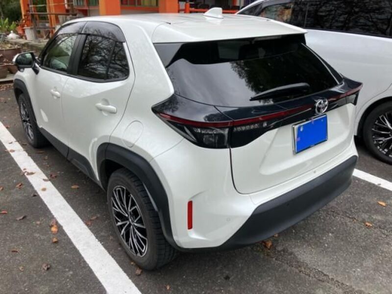 YARIS CROSS