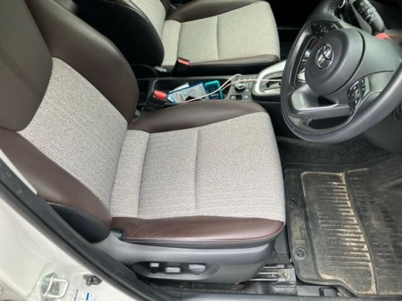 YARIS CROSS