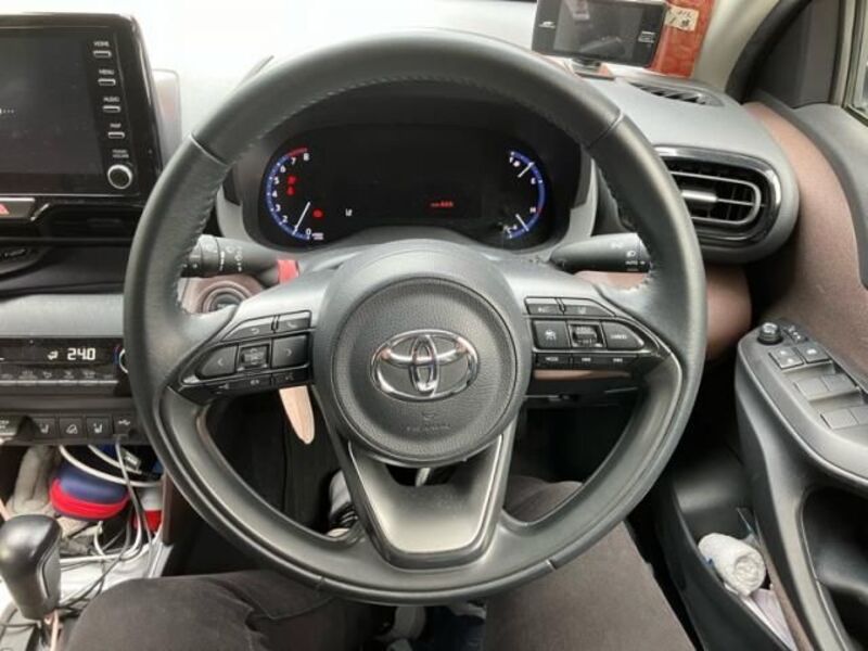 YARIS CROSS