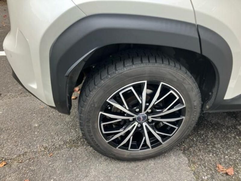 YARIS CROSS