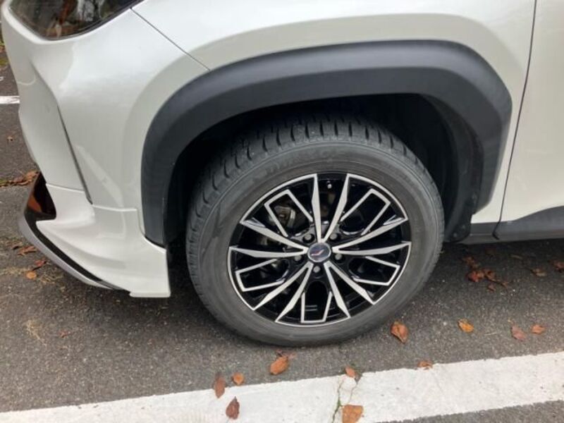 YARIS CROSS