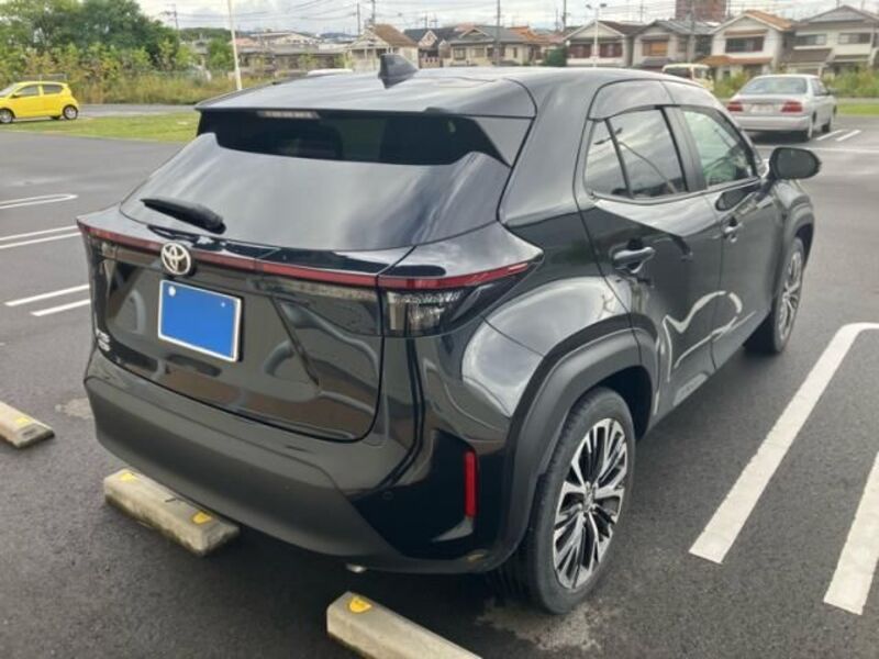 YARIS CROSS