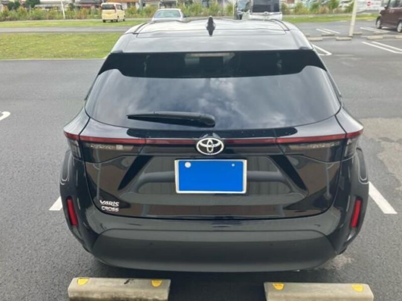 YARIS CROSS