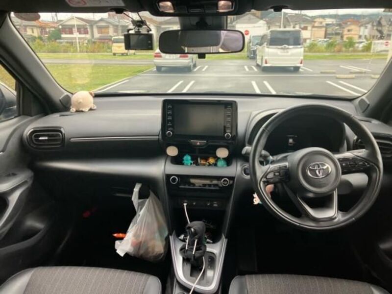 YARIS CROSS