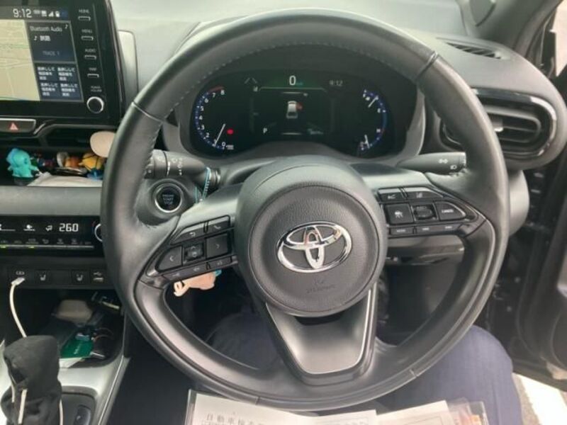 YARIS CROSS