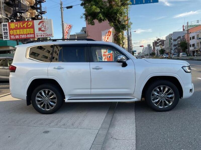 LAND CRUISER