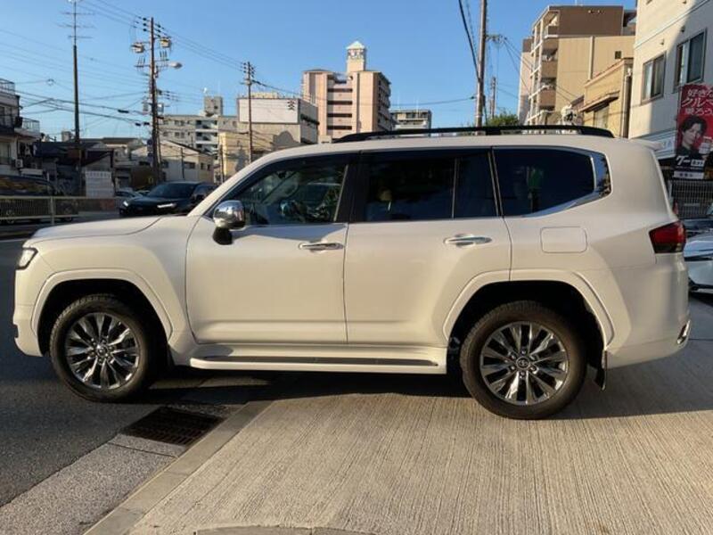 LAND CRUISER