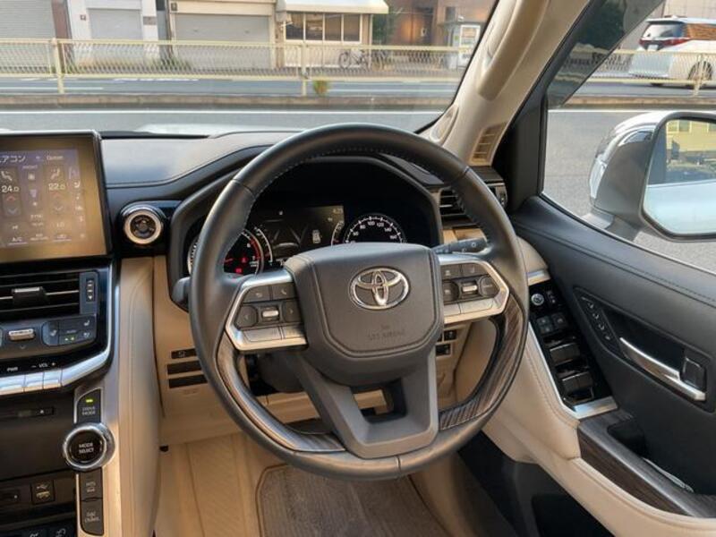 LAND CRUISER