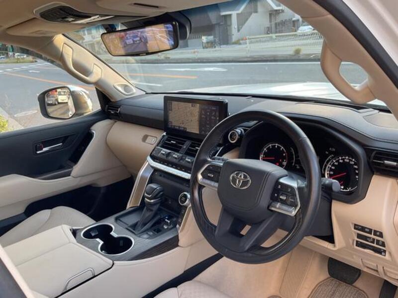 LAND CRUISER