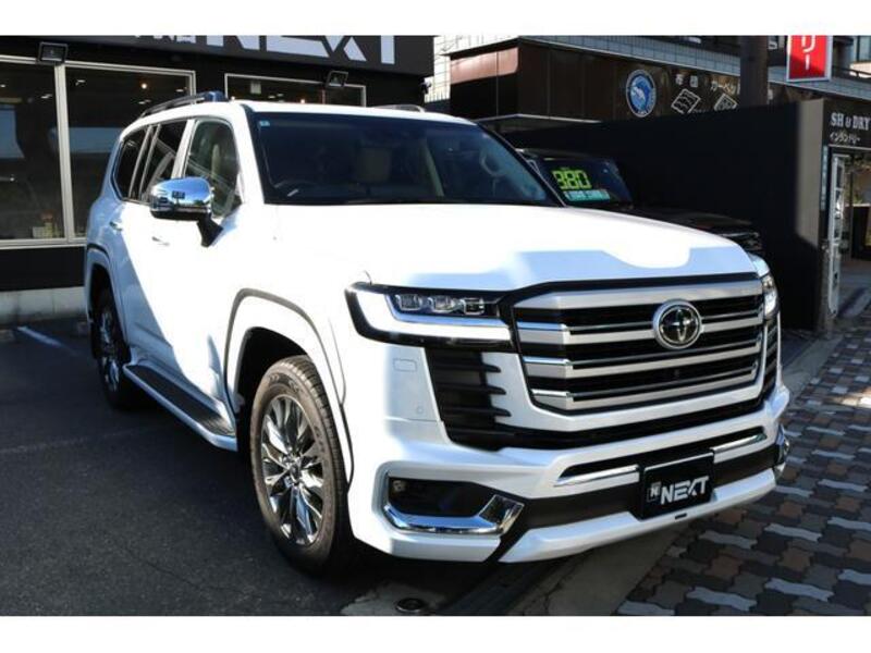 LAND CRUISER