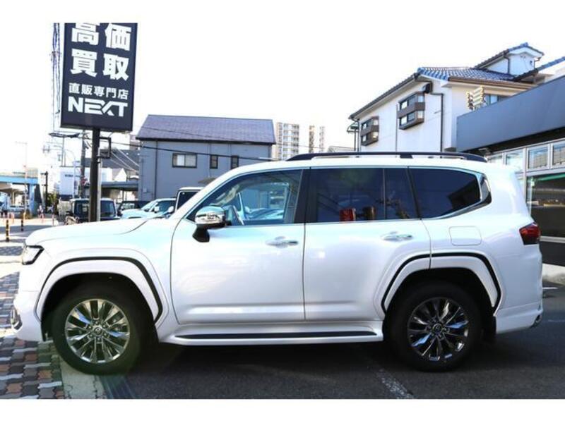 LAND CRUISER
